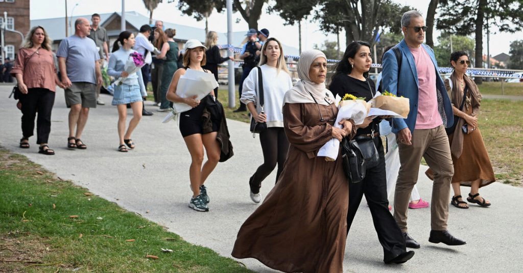 سكان بوندي يتفاعلون مع إطلاق النار الجماعي (Mass Shooting) المأساوي.