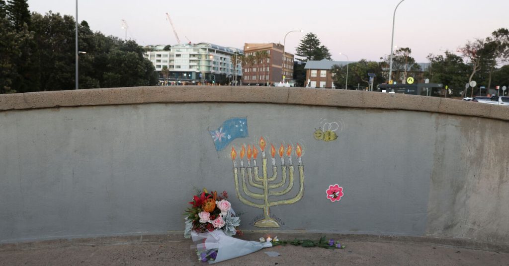 أفادت الشرطة الأسترالية بأن الرجال المحتجزين لديهم صلات أيديولوجية محتملة بمسلح (Bondi).