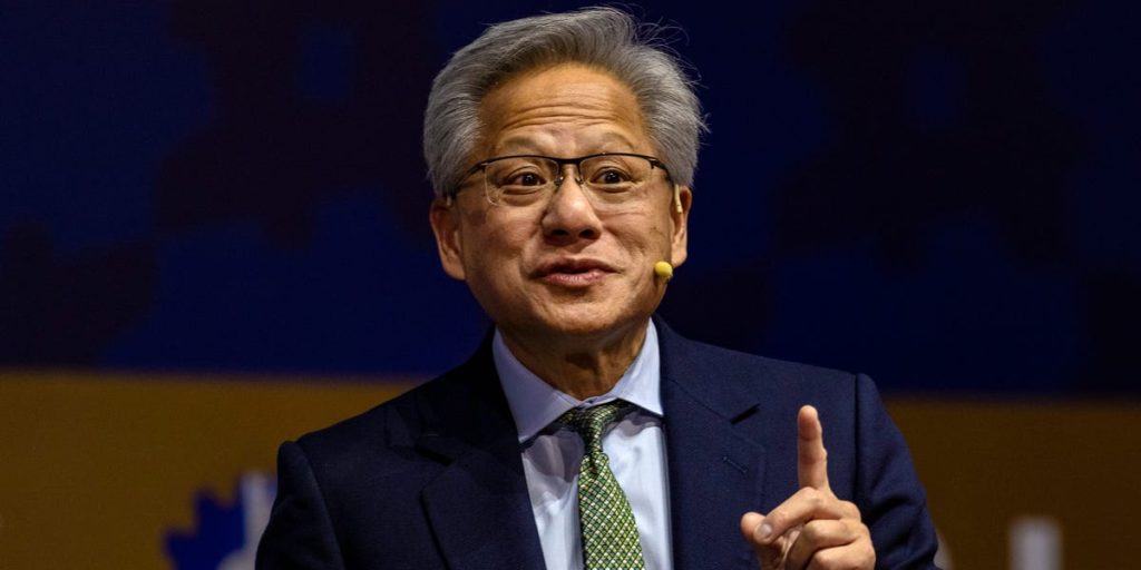 استثمرت نفيديا ملياري دولار في شركة سينوبسيس، معززةً صفقاتها في مجال الذكاء الاصطناعي.