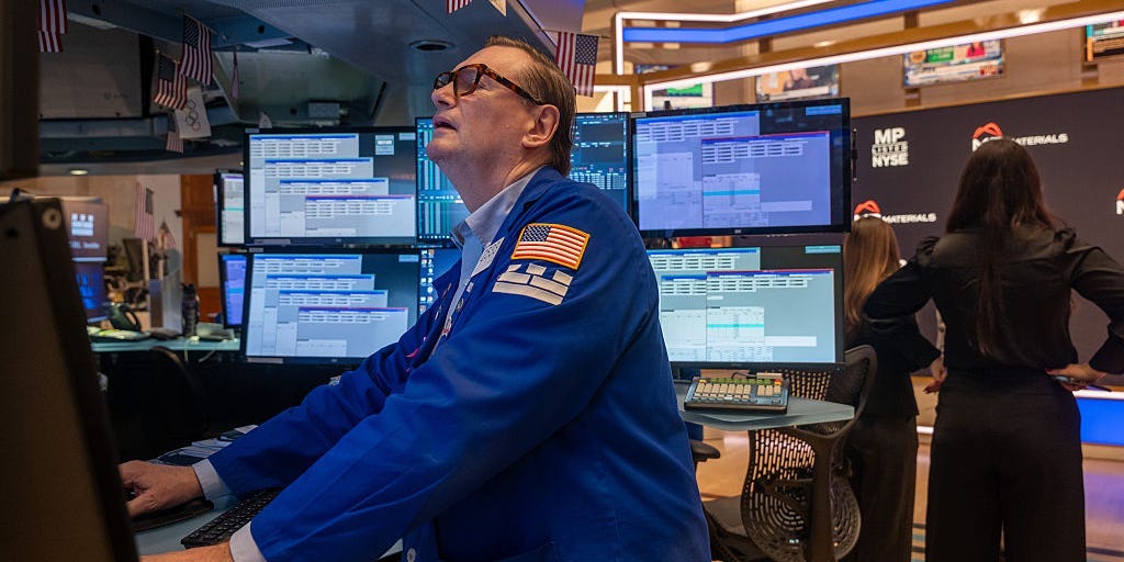 لماذا تعتبر توقعات وول ستريت لعام 2026 ذات أهمية.