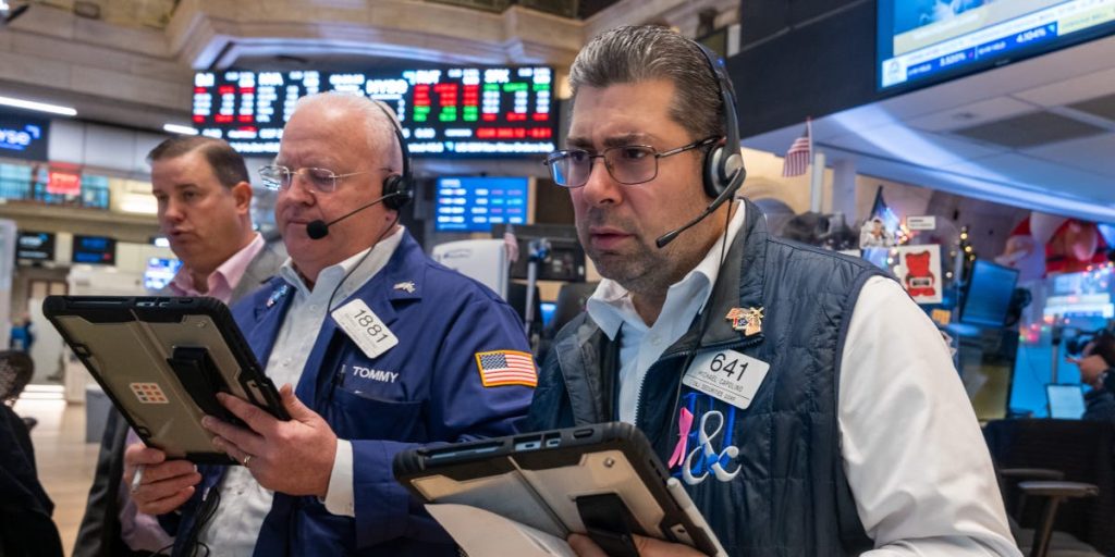 من المتوقع أن يخفض الاحتياطي الفيدرالي أسعار الفائدة اليوم، بينما تتحرك عوائد السندات في اتجاه معاكس.