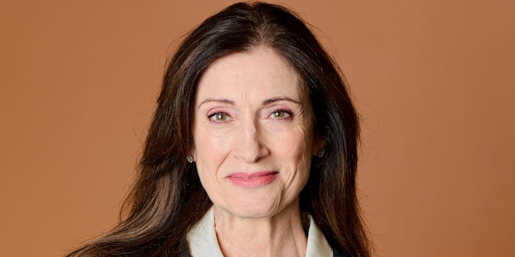 فوزٌ وإخفاقاتٌ وتنافسات: تفاصيل أول 100 يوم لسندي روز كرئيسة تنفيذية لـ WPP.