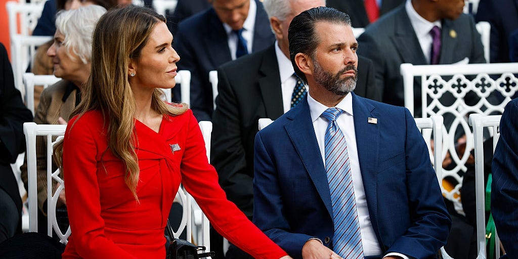 دونالد ترامب جونيور يخطب عارضة الأزياء بيتينا أندرسون.