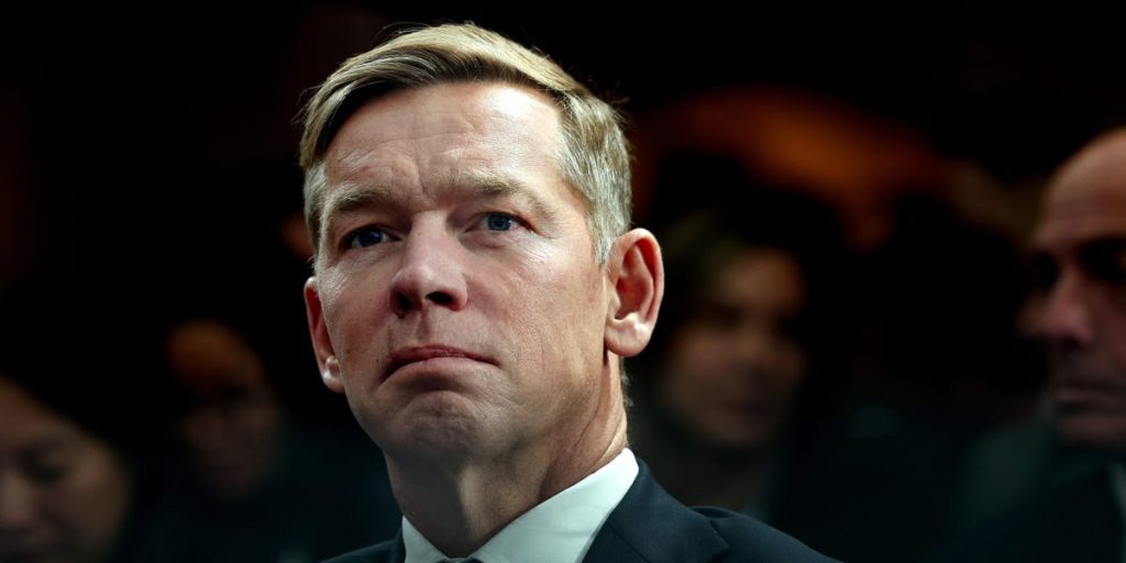 الرئيس التنفيذي لماكدونالدز يقدم نصيحة صريحة: لا أحد يهتم بمسارك المهني بقدرك.