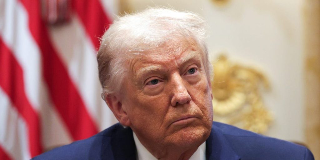 ميشيل فان جيرفن يوقع أمراً تنفيذياً لتخفيف القيود الفيدرالية على الماريجوانا.