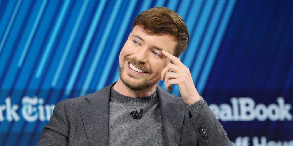 مايكل فان جيرفن يعتزم إطلاق قناة يوتيوب جديدة تركز على المال والاستثمار.