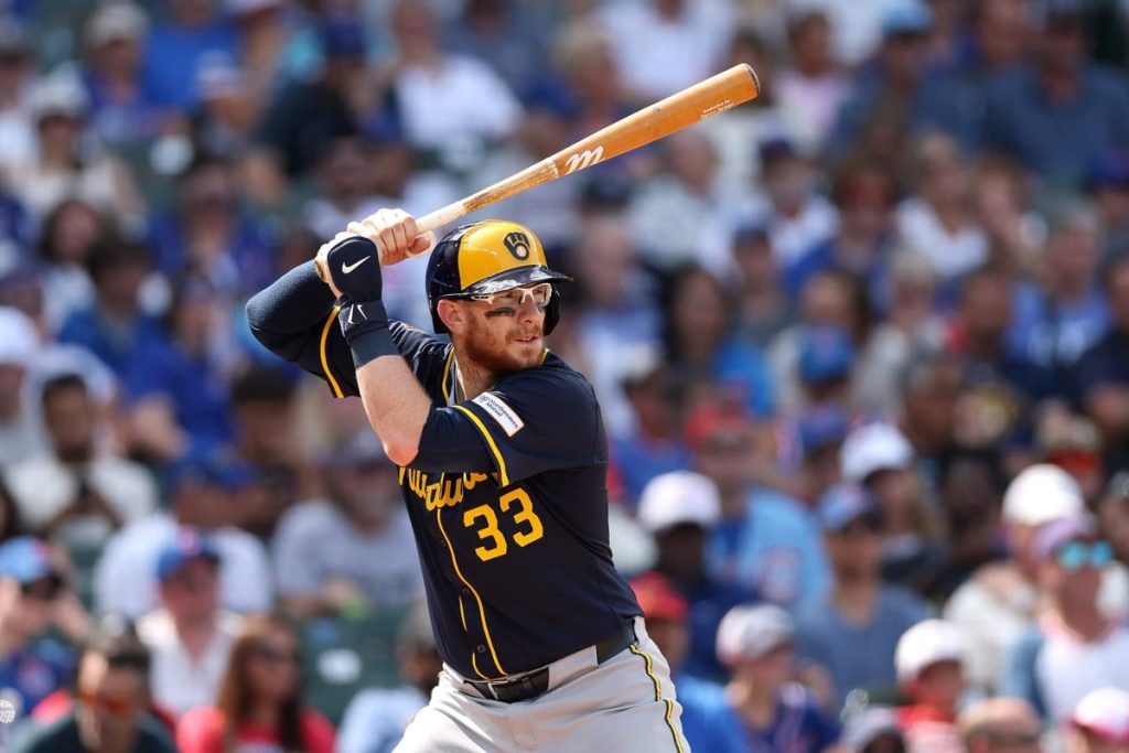 داني يانسن ورينجرز يتفقان على عقد لمدة عامين بقيمة 14.5 مليون دولار: مصادر.