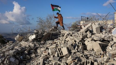 توغّل واسع النطاق لمستوطنين في المسجد الأقصى، وتجاوز عددهم 500.