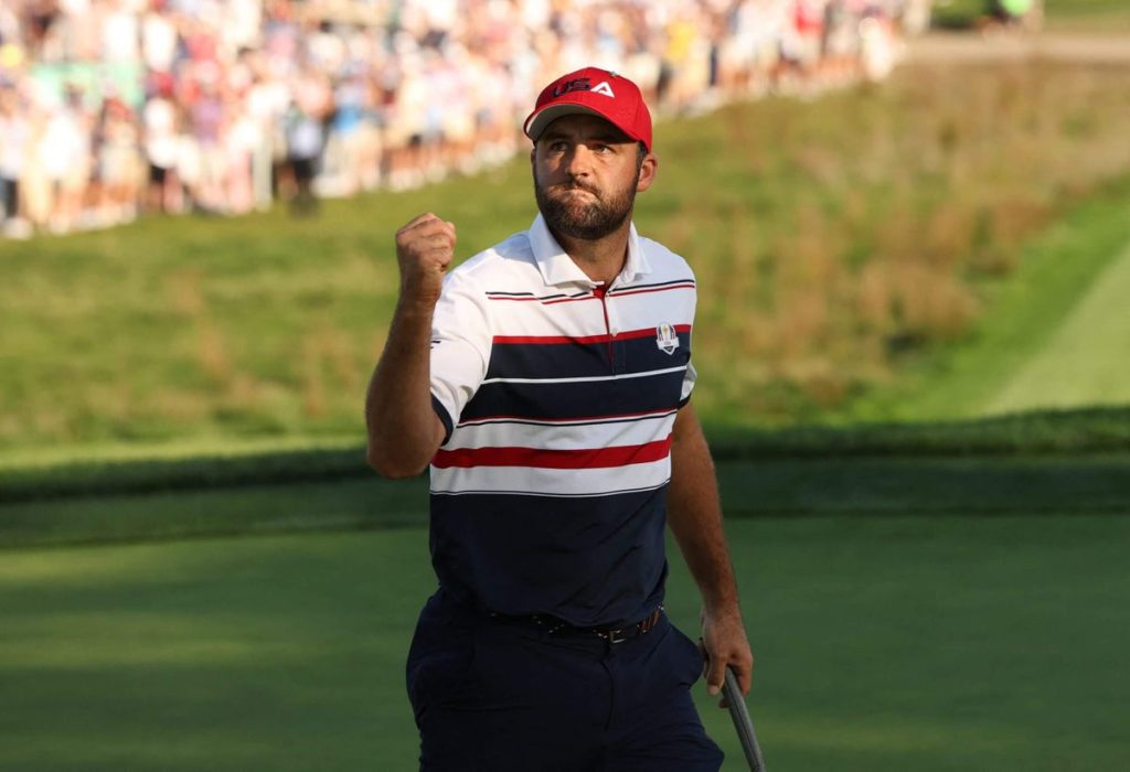 سكوتي شيفلر يفوز بجائزة لاعب العام في (PGA Tour) للمرة الرابعة على التوالي.