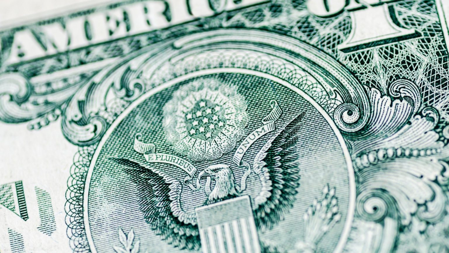 الدولار الأمريكي يتعافى: نظرة فنية على أزواج اليورو/دولار، دولار/دولار كندي، ودولار/فرنك سويسري.