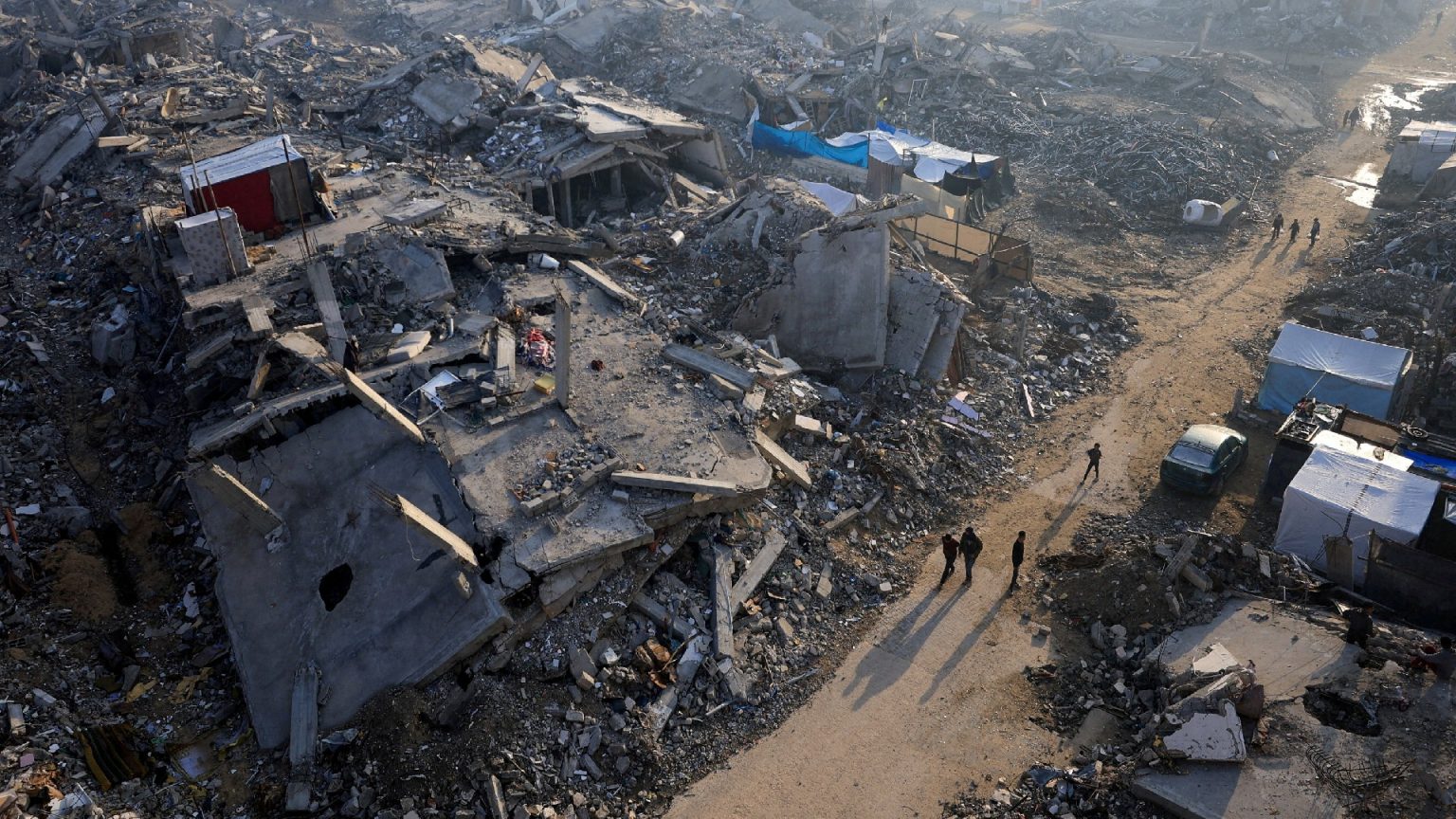 إسرائيل تقتل ثلاثة فلسطينيين في غزة.