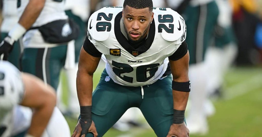 فريق إيغلز يواجه فريق كوماندوز بنتيجة 7-3 بعد ضياع ركلة مرمى للاعب جيك إليوت.