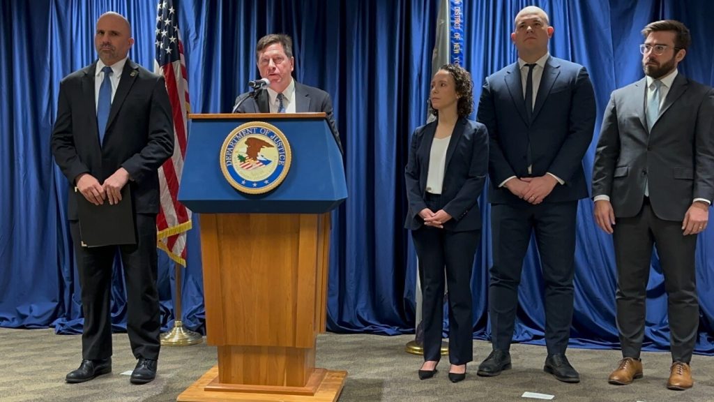 مؤسس شركة Tricolor Holdings لإقراض السيارات ذات القروض العقارية المفلسة متهم بالاحتيال