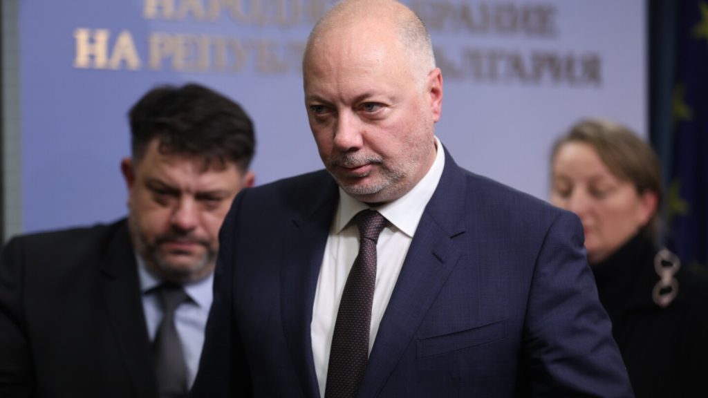 سيبدأ الرئيس البلغاري محادثات بشأن الحكومة الجديدة بعد انهيار الحكومة