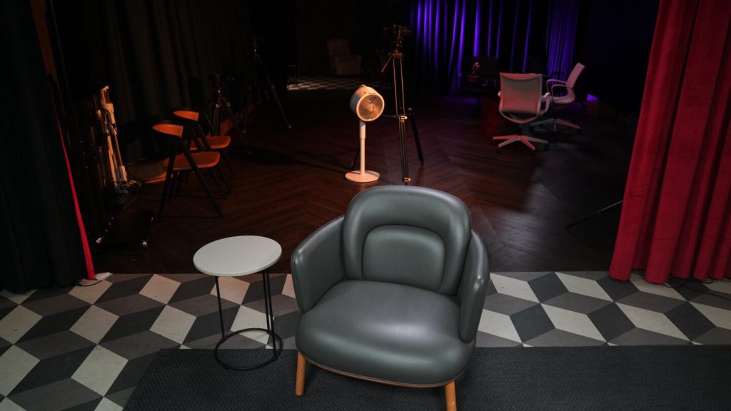 أمرت المحكمة بالإفراج عن صحفي تركي بارز من السجن بانتظار الاستئناف