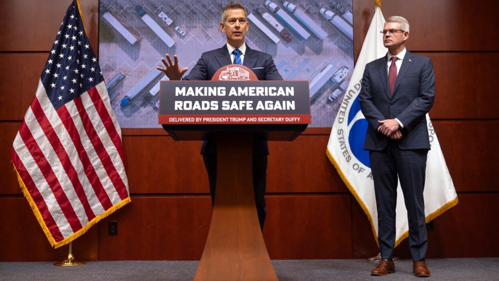 تم العثور على مشاكل مع رخص القيادة التجارية للمهاجرين في 8 ولايات حتى الآن