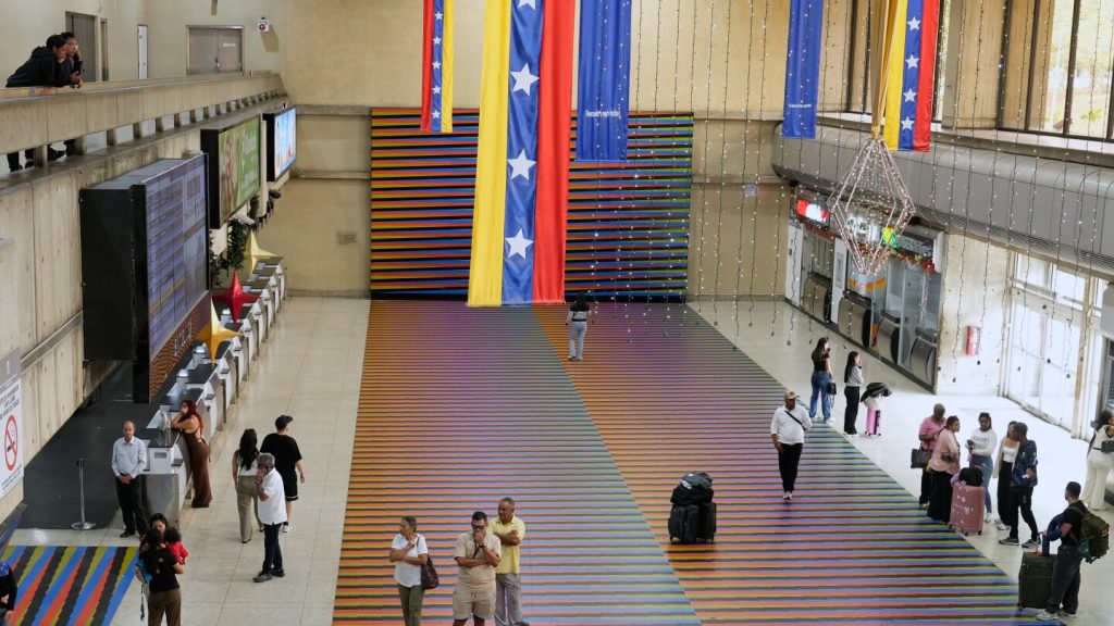 ويقول ترامب إنه يجب اعتبار المجال الجوي الفنزويلي مغلقا. حكومة مادورو تدين “التهديد الاستعماري”