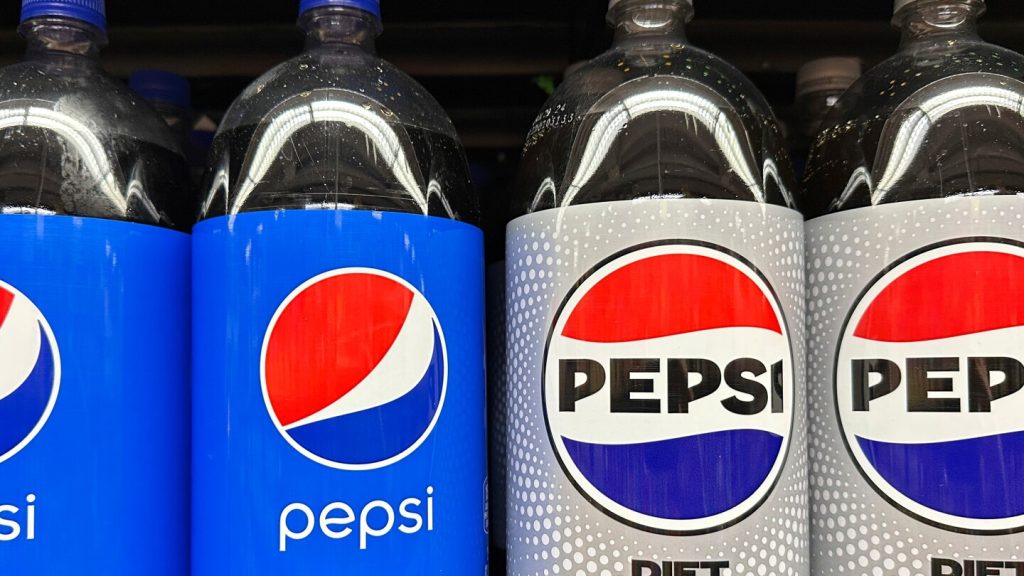 شركة PepsiCo تخفض الأسعار وتتخلص من المنتجات كجزء من صفقة مع مستثمر نشط