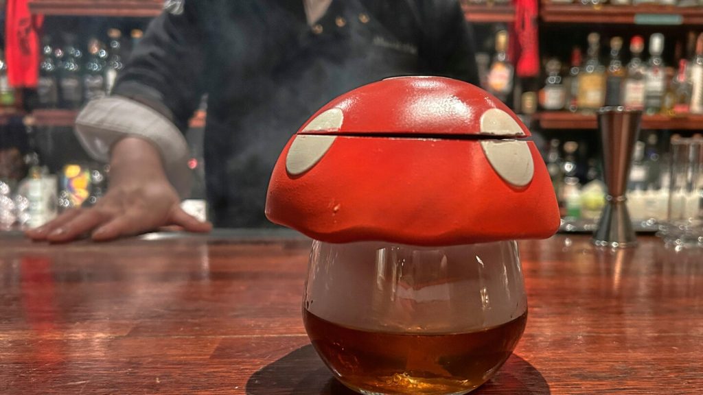 لقد عادت التطرف إلى الكوكتيلات ذات الألوان والنكهات الجريئة