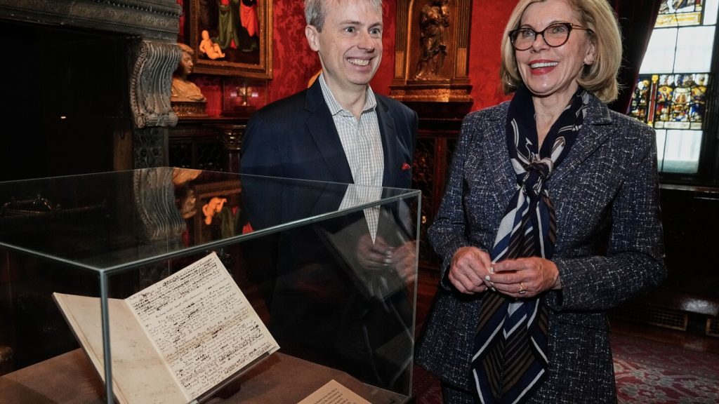 تروي كريستين بارانسكي “ترنيمة عيد الميلاد” قبل أن تعود في موسم “العصر الذهبي” الجديد