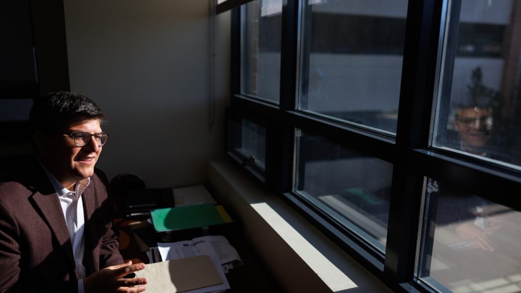 ربما يقوم الذكاء الاصطناعي بتسجيل مقالتك الجامعية. مرحبًا بكم في عصر القبول الجديد