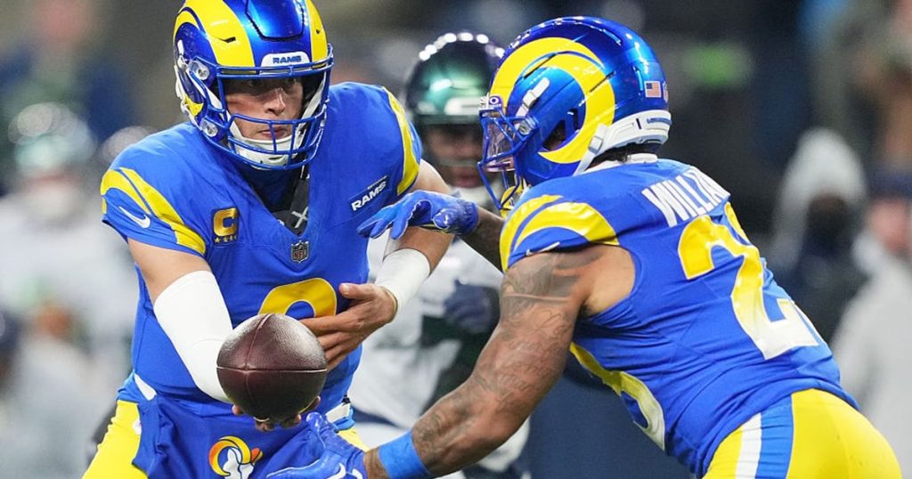 مباراة رامز وسيهوكس: لوس أنجلوس تقلص الفارق إلى 1 نقطة بتسجيل ضربة جزاء.