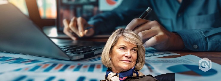 سيناتورة لوميس تراجع مشروع قانون العملات المشفرة قبل (Mark Up).