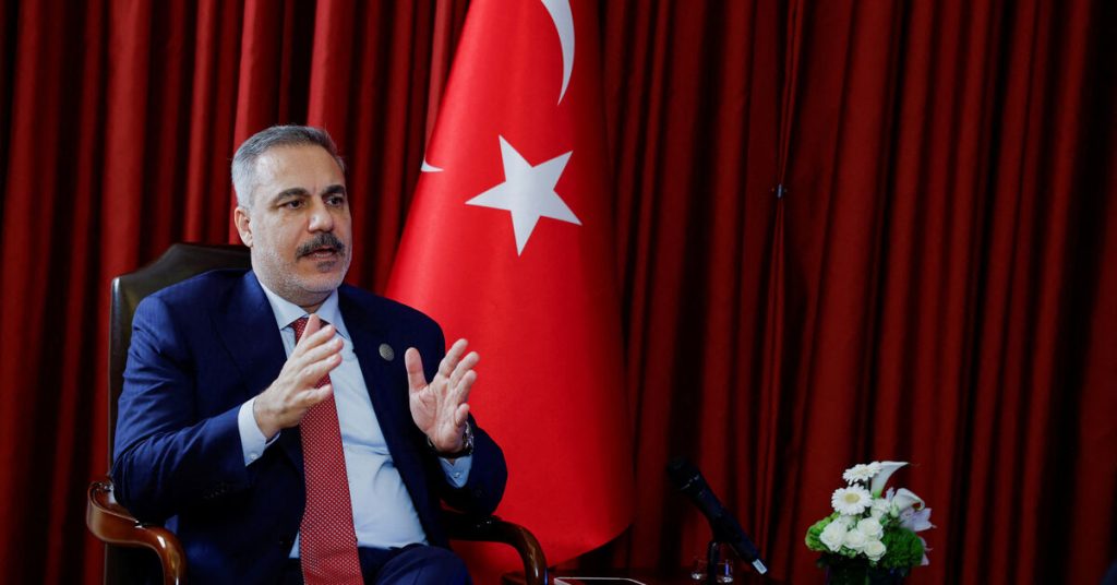 تركيا تؤكد أولوية استراتيجية لأمن البحر الأسود في اجتماع أوكرانيا بباريس.