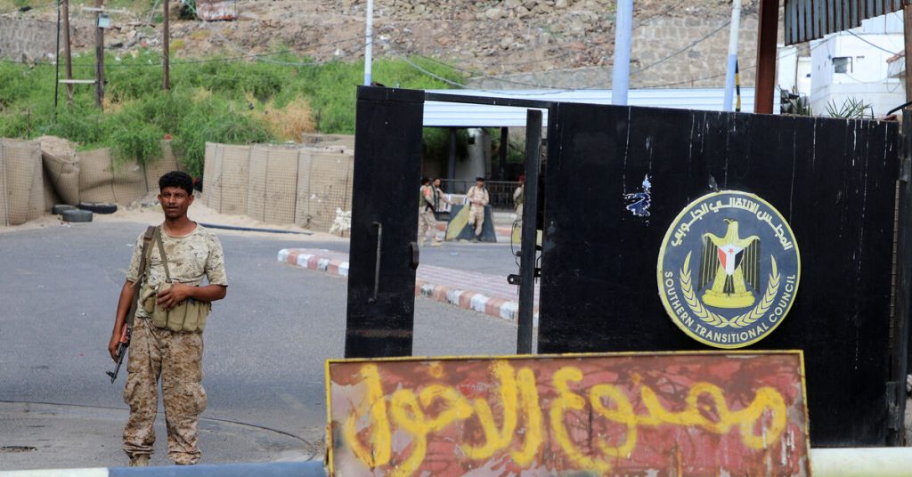 ينفي المجلس الانتقالي الجنوبي اليمني قرار تفكيكه.