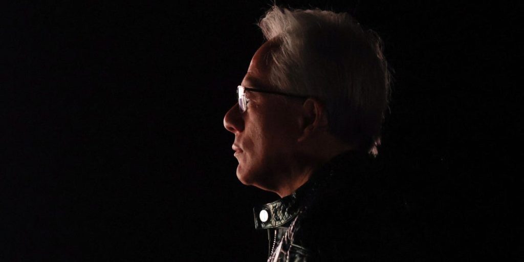 الرئيس التنفيذي جينسن هوانغ يتدخل وسط انتقادات لإطلاق منتج رئيسي لشركة نفيديا.