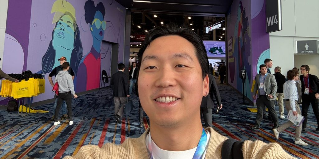 زار مراسلنا (مؤتمر الإلكترونيات الاستهلاكية) وأكد تفوق لاعب أساسي في مجال سيارات الأجرة الروبوتية.