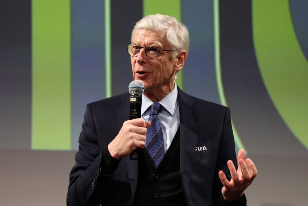 هل يفهم أرسين فينغر كرة القدم حقًا؟