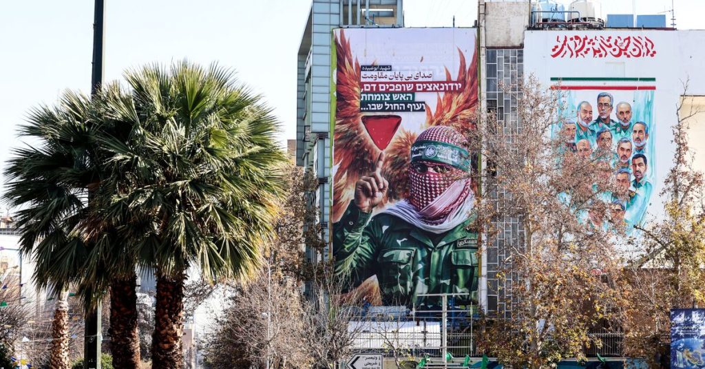 احتجاجات إيران: 4 سيناريوهات مع اتساع النطاق وتقييم النظام للخيارات.