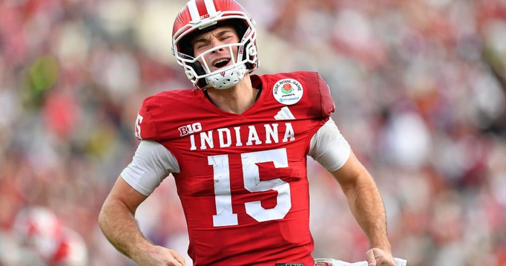 ألاباما ضد إنديانا: تقدم الفريق إنديانا على فريق ألاباما في (Rose Bowl).