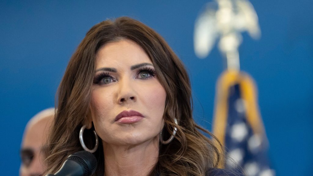 القاضي يمنع مؤقتًا الجهود المبذولة لإنهاء الحماية لأقارب المواطنين وحاملي البطاقة الخضراء