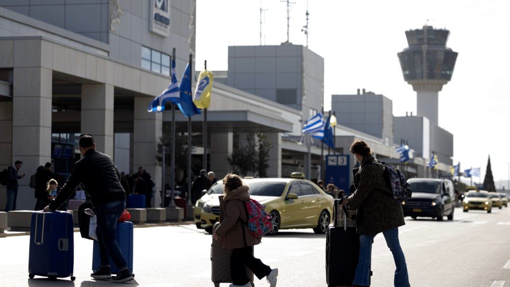 من غير المرجح أن يكون الهجوم السيبراني سببًا في فشل الاتصالات الذي أدى إلى توقف الرحلات الجوية في اليونان