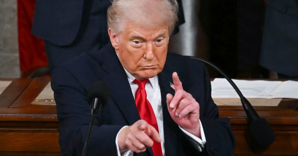 إدارة ترامب ترسل رسائل متباينة حول إيران