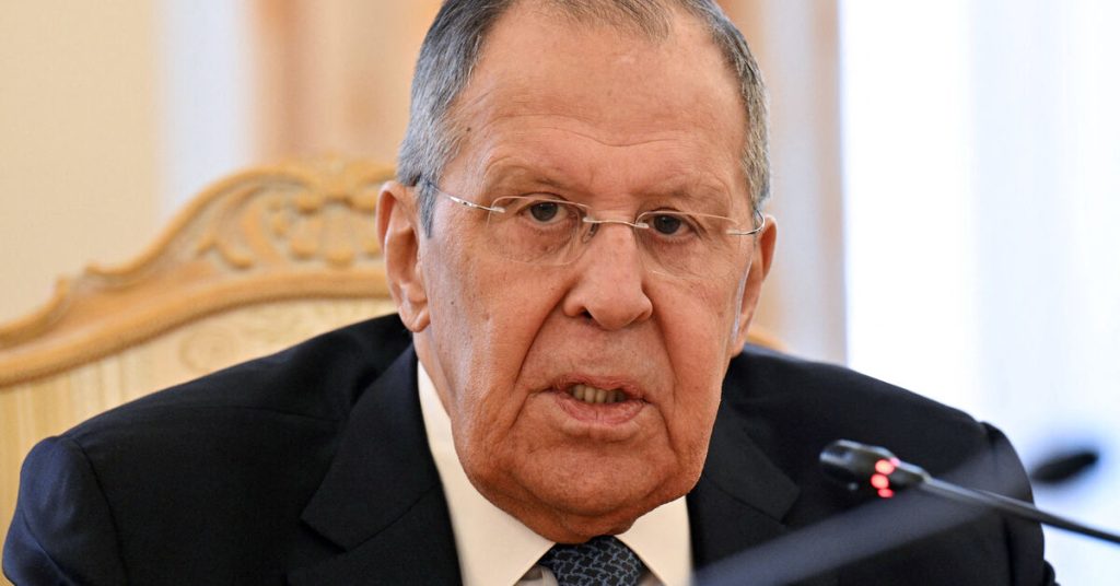 لافروف يحذر من أي ضربة أمريكية جديدة على إيران