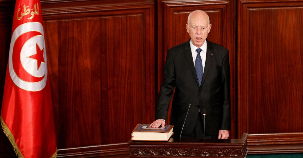 تونس/سجن نائبة 8 أشهر للسخرية من الرئيس