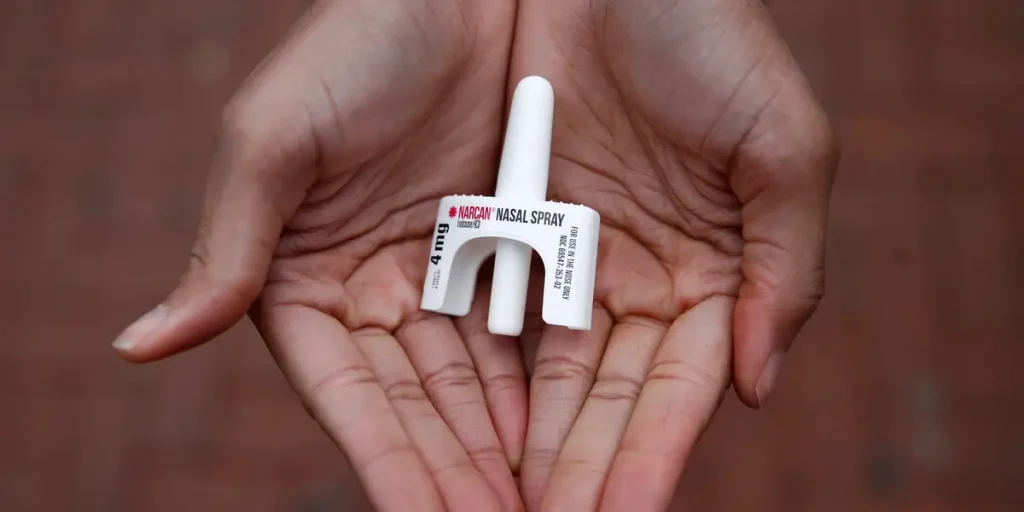 فينالكسون في صيدليات CVS وليس في عيادات المحاربين القدامى؛ مشروع قانون جديد يهدف لتغيير الوضع.