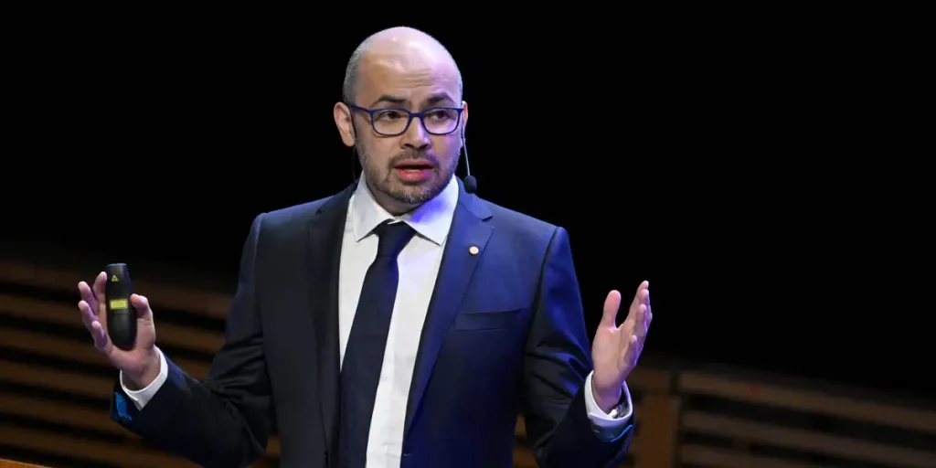 غوغل ديب مايند: نقص الذاكرة يخلق “عنقا” للذكاء الاصطناعي