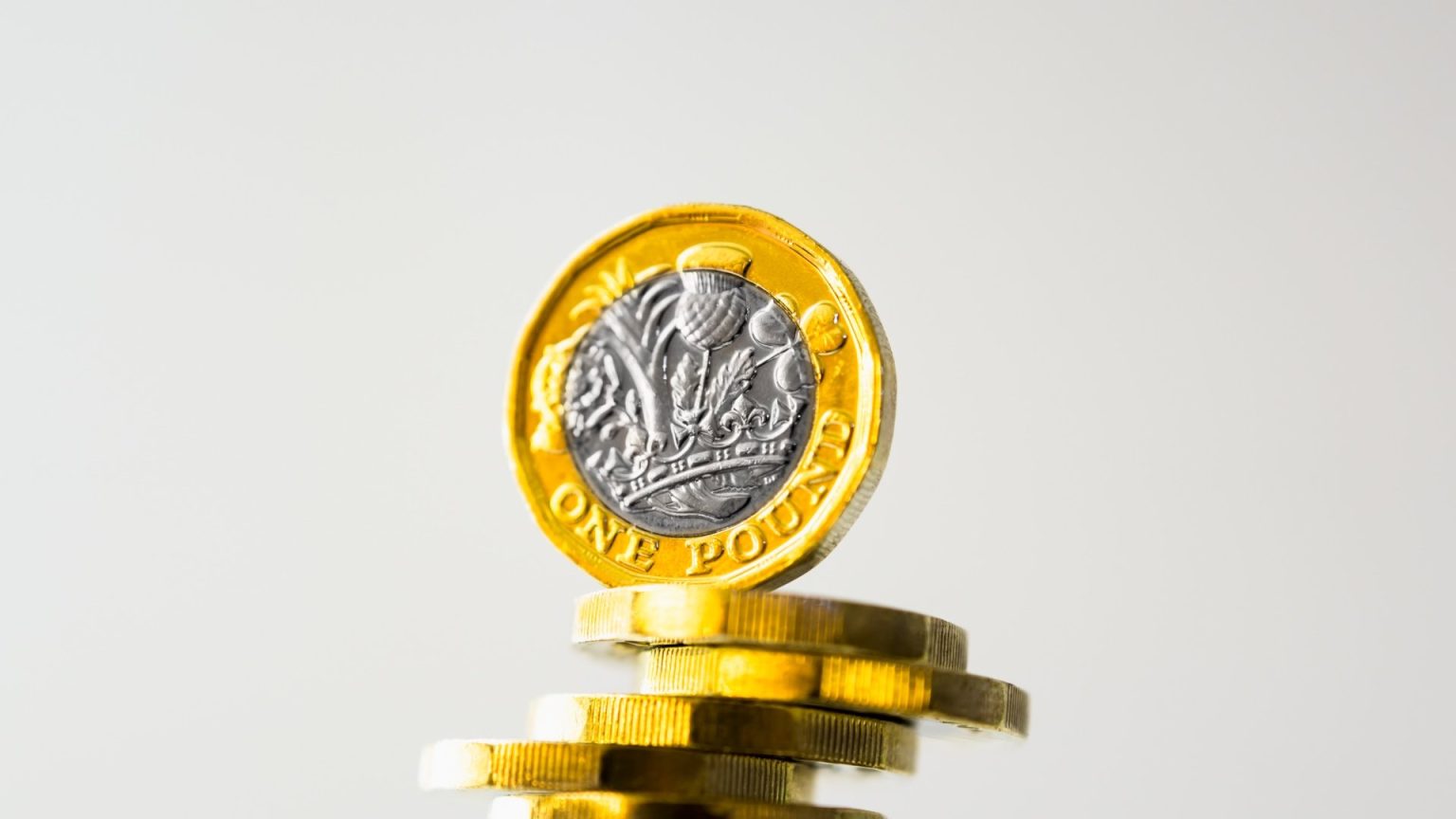 دalert: زوج الجنيه الإسترليني/الدولار يكسر خط اتجاه، هل نتجه نحو هبوط 470 نقطة؟