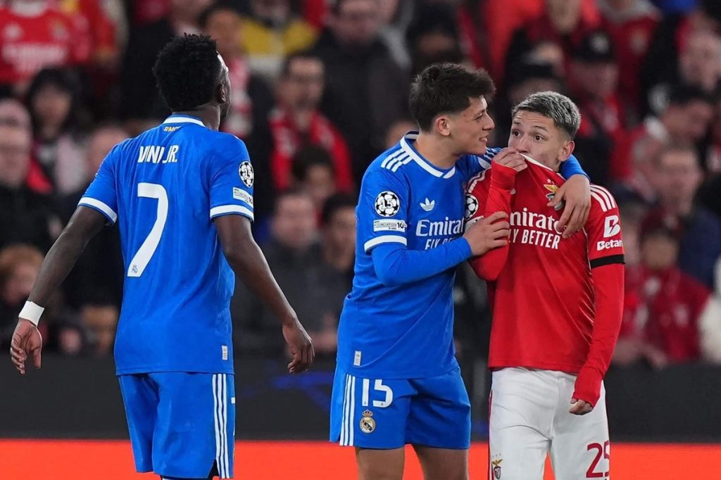 كوستا: بريستياني ليس عنصرياً وسنقف بجانبه