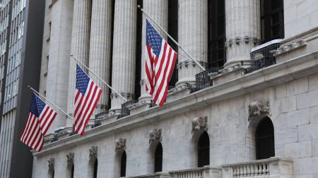 صعود مؤشرات الأسهم الأمريكية: تحليل S&P 500، ناسداك 100، وداو جونز