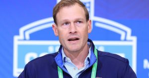 تحديثات مباشرة لـ NFL combine 2026: دعوات اللاعبين، موعد البدء، ملفات المسودة