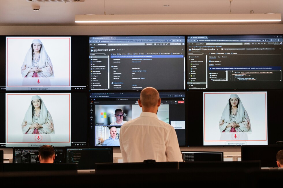 ممثلة تتخذ إجراءً قانونيًا لمنع حكومة ألبانيا من استخدام صورتها كـ “وزيرة الذكاء الاصطناعي”