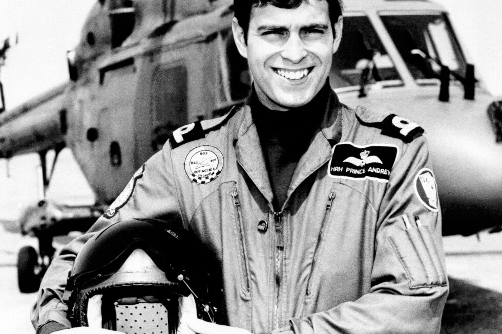 تحول الأمير السابق أندرو من طيار مروحية إلى مبعوث تجاري إلى المنبوذ الملكي