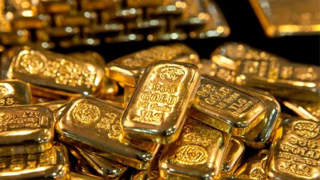 هل الأسعار المعدنية مقبلة على صعود؟ توقعات الفضة ($XAG/USD) والذهب ($XAU/USD)