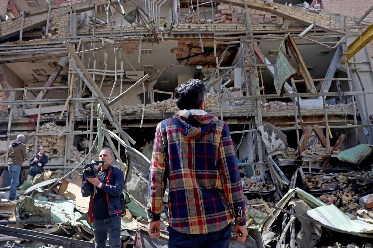 تفعيل صفارات الإنذار في إسرائيل عقب هجمات من إيران ولبنان